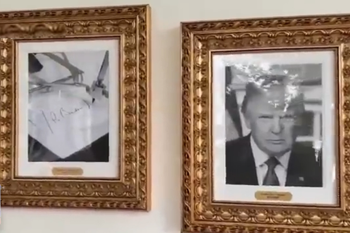 Trump cancella Biden dalla Casa Bianca: sparito il ritratto dalla “Walk of fame” presidenziale Trump cancella Biden dalla Casa Bianca: sparito il ritratto dalla “Walk of fame” presidenziale