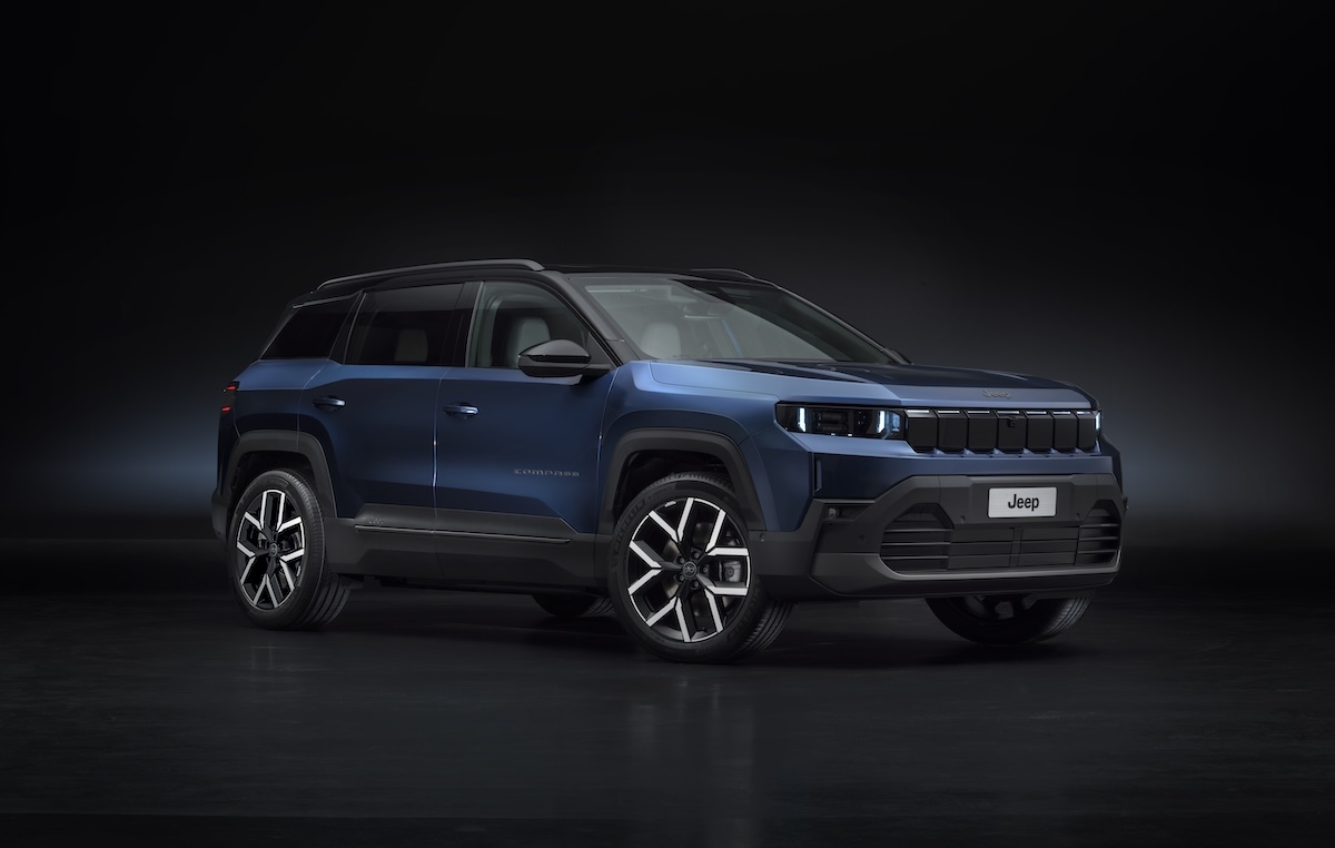 Nuova Jeep Compass: Altitude, e-Hybrid e BEV per l’Europa Nuova Jeep Compass: Altitude, e-Hybrid e BEV per l’Europa