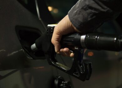 Antitrust, sanzione da 936 milioni a sei compagnie petrolifere. Ci sono anche Saras, Eni e Q8: ecco tutti i nomi