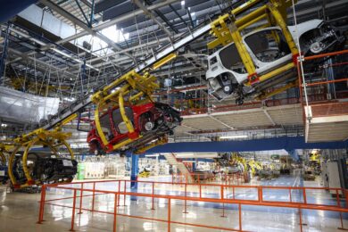 Stellantis, stabilimenti europei in pausa: tra scorte, EV e cassa integrazione