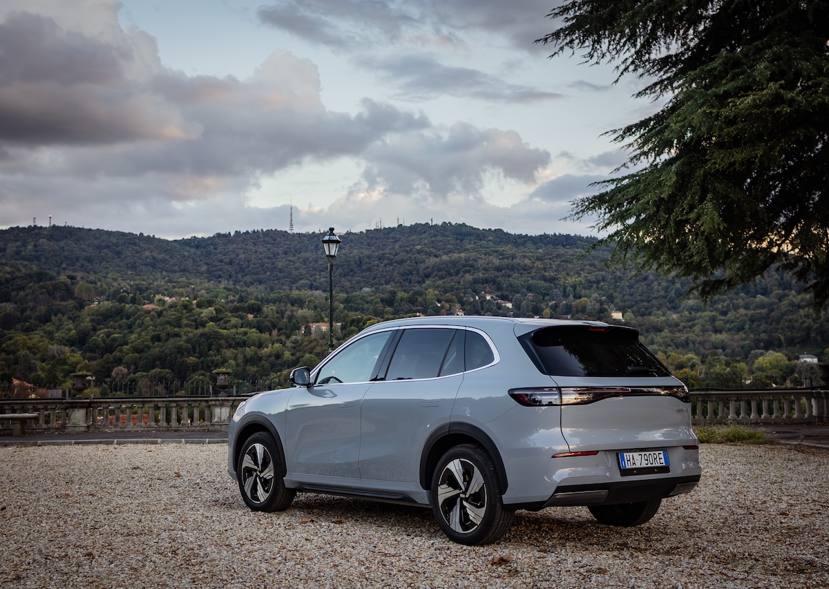 Starray EM-i: il nuovo SUV plug-in hybrid di Geely a Torino 2025