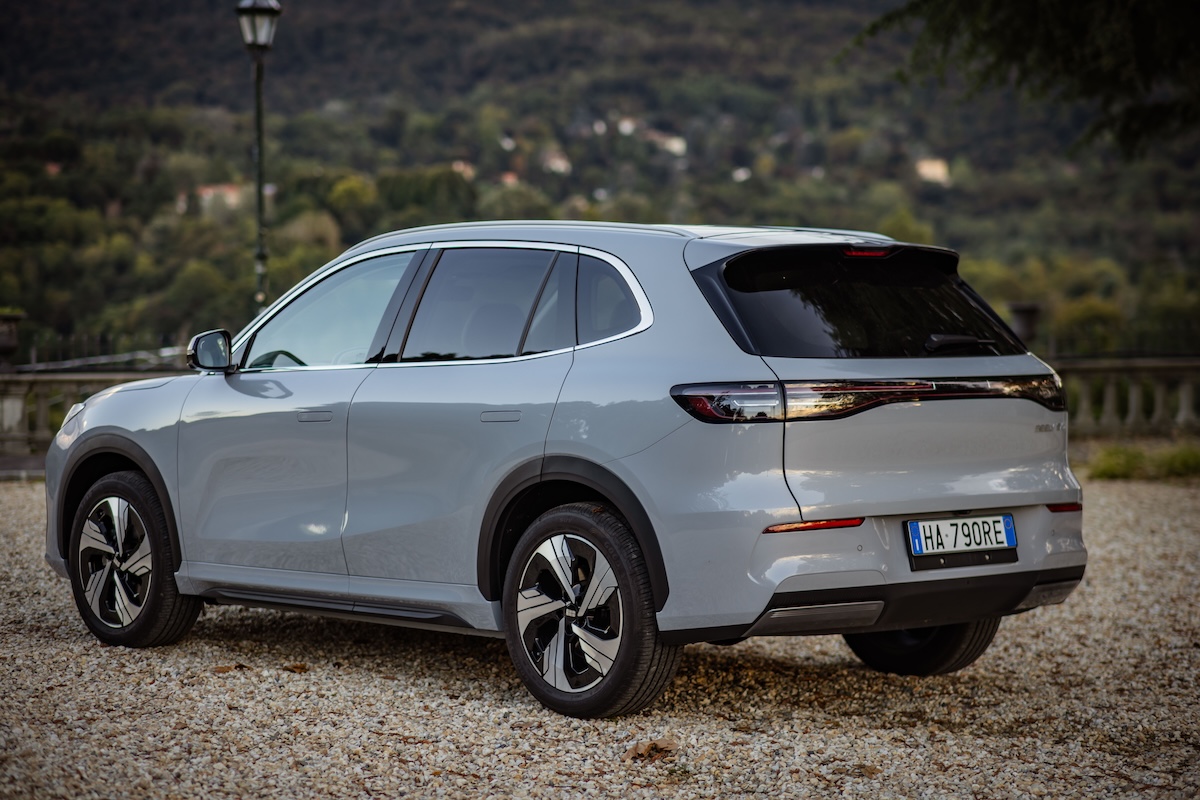 Starray EM-i: il nuovo SUV plug-in hybrid di Geely a Torino 2025