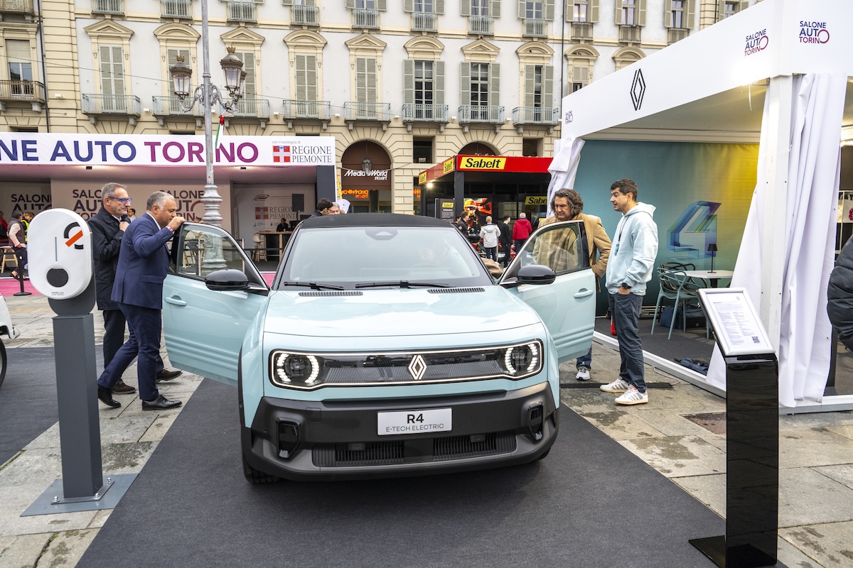 Renault e la transizione ecologica: tutte le novità al Salone di Torino Renault e la transizione ecologica: tutte le novità al Salone di Torino