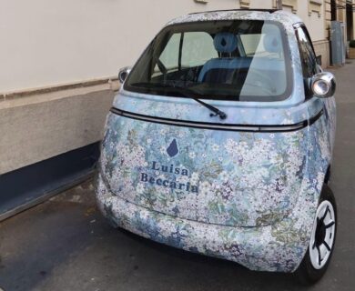 Milano Fashion Week: Microlino sfila con Luisa Beccaria