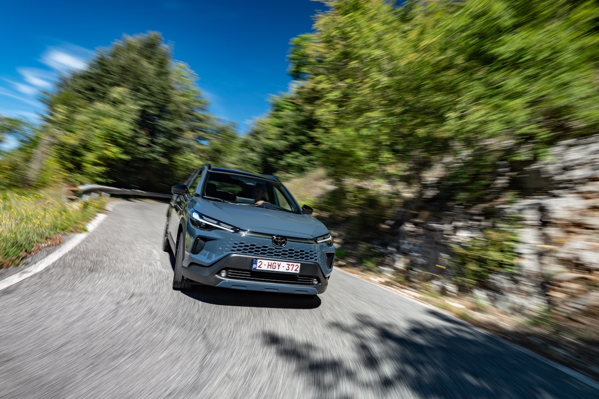 Toyota Corolla Cross 2025: Full Hybrid, AWD-i e nuova GR SPORT Toyota Corolla Cross 2025: Full Hybrid, AWD-i e nuova GR SPORT