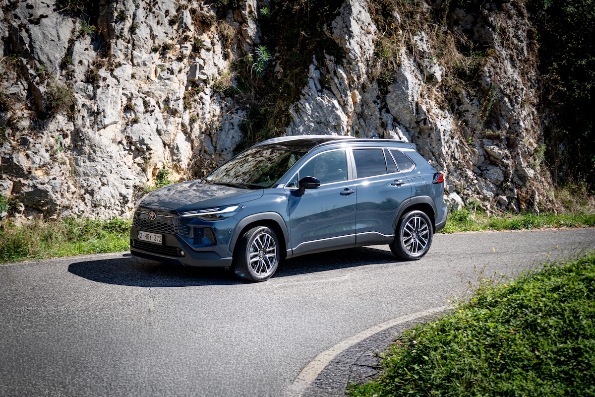 Toyota Corolla Cross 2025: Full Hybrid, AWD-i e nuova GR SPORT Toyota Corolla Cross 2025: Full Hybrid, AWD-i e nuova GR SPORT