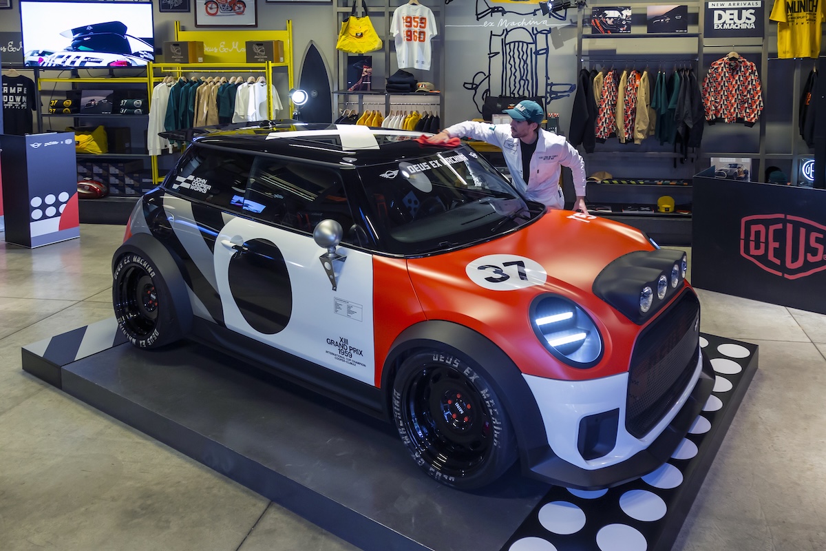 MINI John Cooper Works e Deus: collaborazione creativa a Milano