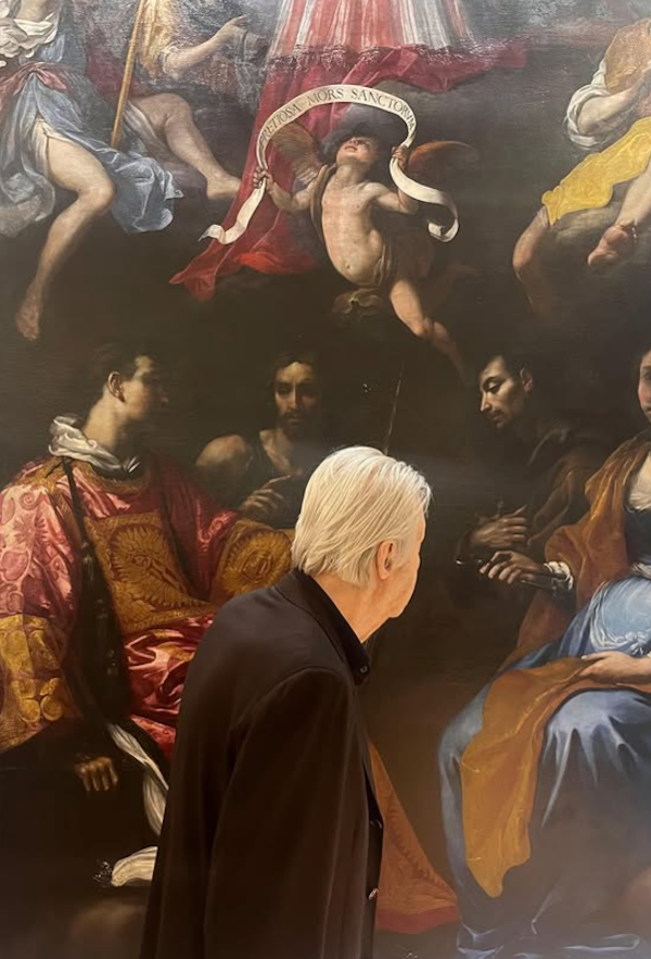 Elezioni Marche, Vittorio Sgarbi alle urne per il voto: il critico d’arte è irriconoscibile. Le prime foto dopo la depressione e il ricovero Elezioni Marche, Vittorio Sgarbi alle urne per il voto: il critico d’arte è irriconoscibile. Le prime foto dopo la depressione e il ricovero