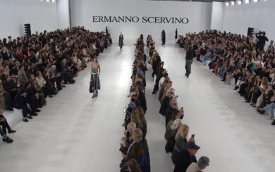 MFW, il Mediterraneo di Scervino incanta tra luci e trasparenze