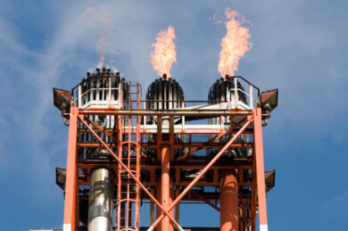Petrolio giù a picco, dall’Opec che aumenta la produzione al ritorno dell’export dal Kurdistan: perchè i prezzi del greggio diminuiscono