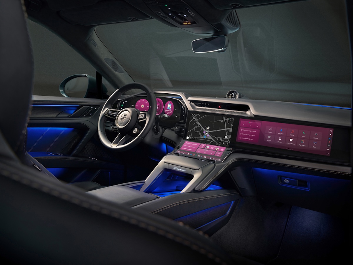 Nuovo Porsche Cayenne Electric: interni hi-tech e comfort su misura