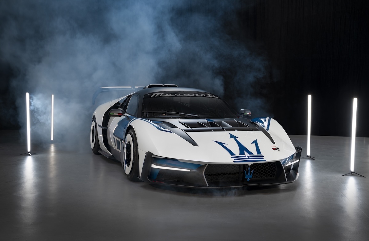 Maserati MCXtrema consegnata a Modena: livrea “Corse” su misura Maserati MCXtrema consegnata a Modena: livrea “Corse” su misura