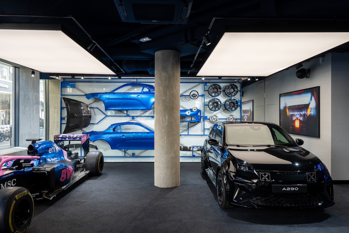 Alpine apre l’Atelier a Parigi: flagship e passione motorsport