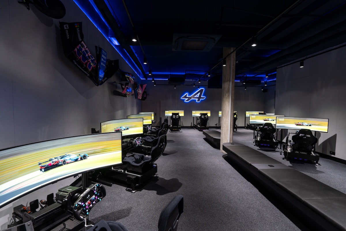 Alpine apre l’Atelier a Parigi: flagship e passione motorsport