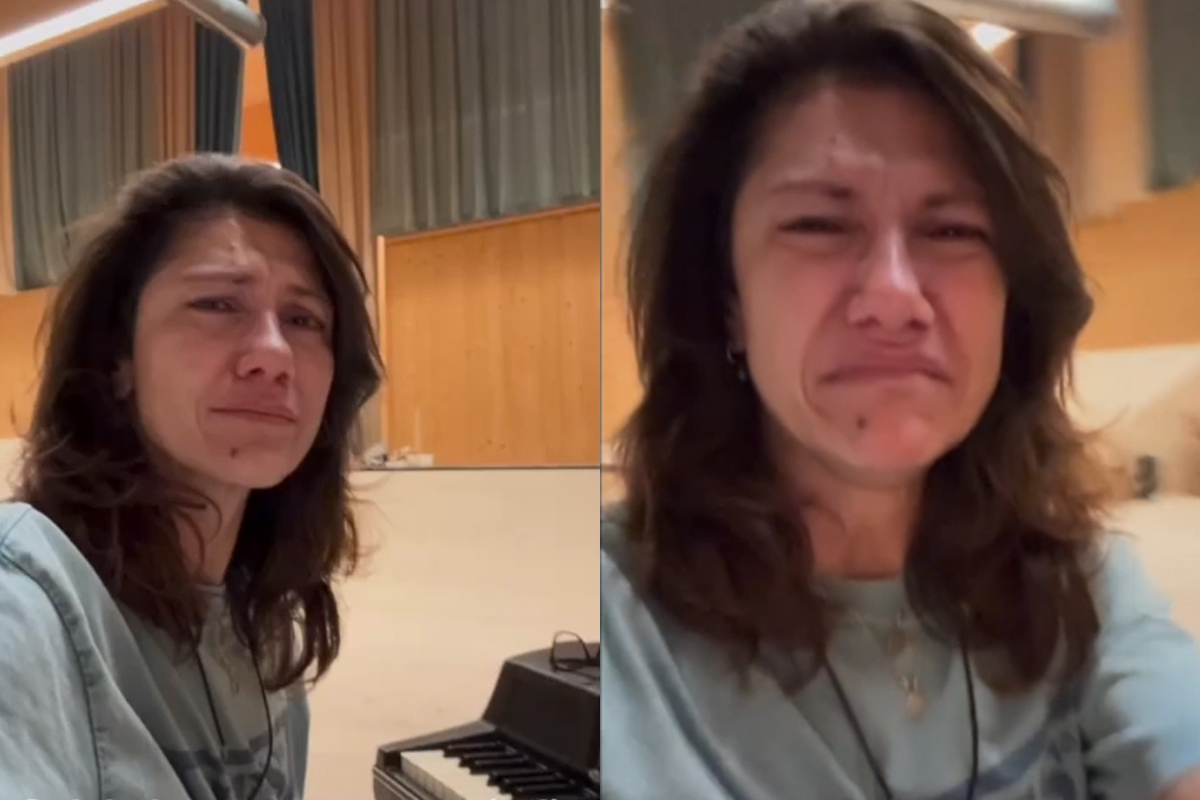 Elisa in lacrime per la Flotilla: “Meloni, portate voi gli aiuti a Gaza, stanno morendo” Elisa in lacrime per la Flotilla: “Meloni, portate voi gli aiuti a Gaza, stanno morendo”