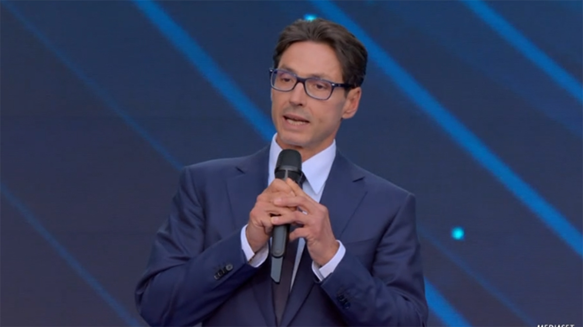 Mediaset premiata dalla Fondazione Airc per 30 anni di impegno sociale Mediaset premiata dalla Fondazione Airc per 30 anni di impegno sociale