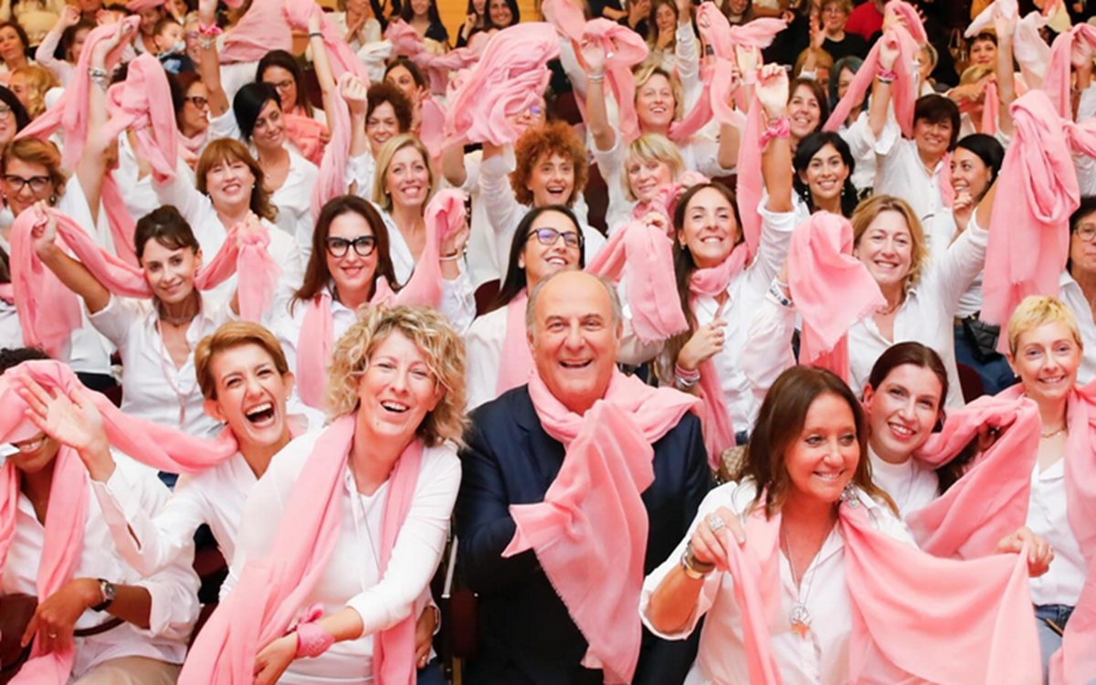 Let’s talk with Sorrisi in Rosa: evento in Humanitas con Gerry Scotti per la prevenzione del tumore al seno Let’s talk with Sorrisi in Rosa: evento in Humanitas con Gerry Scotti per la prevenzione del tumore al seno