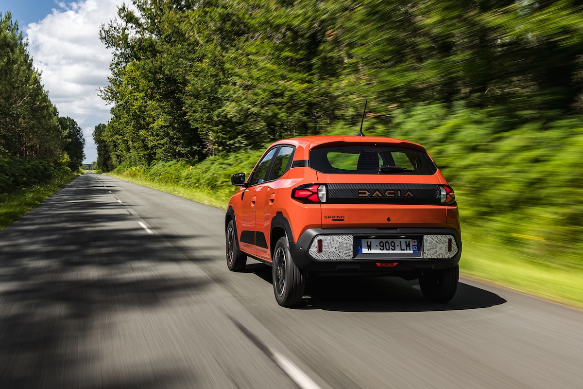 Dacia Spring a 3.900 €: grazie a incentivi statali e vantaggi Dacia Dacia Spring a 3.900 €: grazie a incentivi statali e vantaggi Dacia