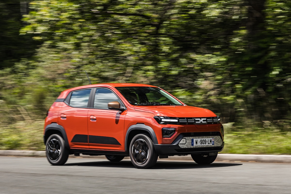 Dacia Spring a 3.900 €: grazie a incentivi statali e vantaggi Dacia Dacia Spring a 3.900 €: grazie a incentivi statali e vantaggi Dacia
