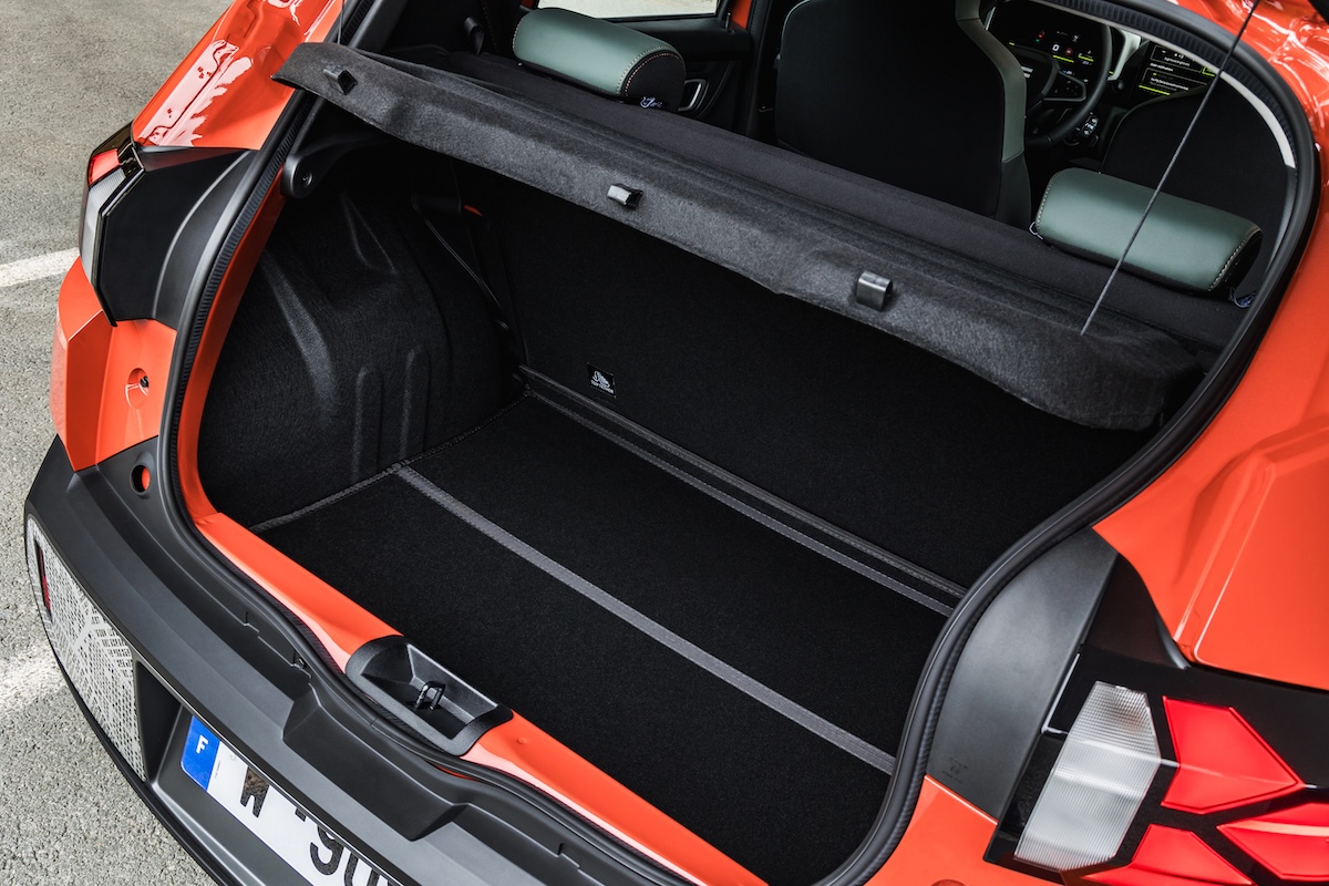 Dacia Spring a 3.900 €: grazie a incentivi statali e vantaggi Dacia Dacia Spring a 3.900 €: grazie a incentivi statali e vantaggi Dacia