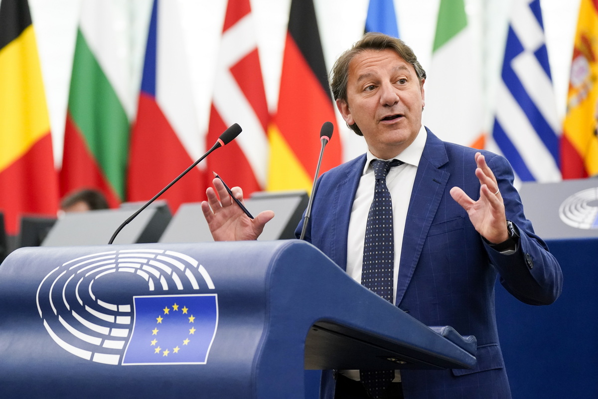 Chi è Pasquale Tridico, economista e padre del reddito di cittadinanza in corsa per il Csx alle elezioni in Calabria Chi è Pasquale Tridico, economista e padre del reddito di cittadinanza in corsa per il Csx alle elezioni in Calabria