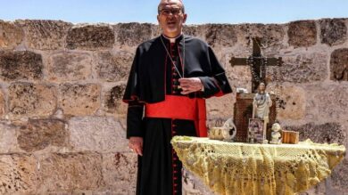 Santo Sepolcro, la polizia israeliana impedisce al cardinale Pizzaballa di entrare: “Motivi di sicurezza”. Poi l’apertura di Netanyahu
