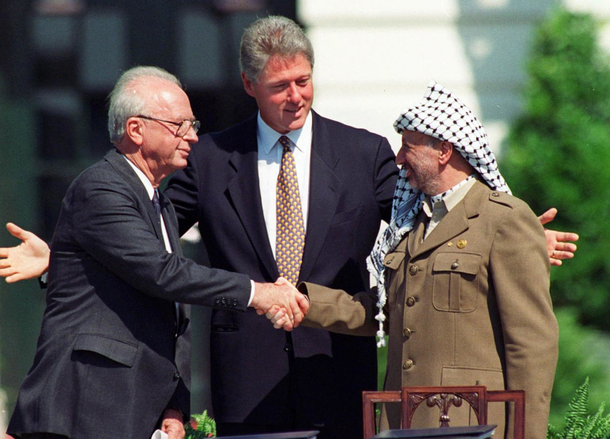 Palestina-Israele, prove di pace. Dagli accordi di Oslo al disastro di Camp David: oltre 30 anni di tentativi (falliti) Palestina-Israele, prove di pace. Dagli accordi di Oslo al disastro di Camp David: oltre 30 anni di tentativi (falliti)