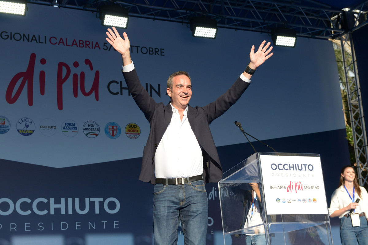 Elezioni regionali in Calabria, Occhiuto vince nettamente con più del 50%. Un altro trionfo per il Centrodestra Elezioni regionali in Calabria, Occhiuto vince nettamente con più del 50%. Un altro trionfo per il Centrodestra