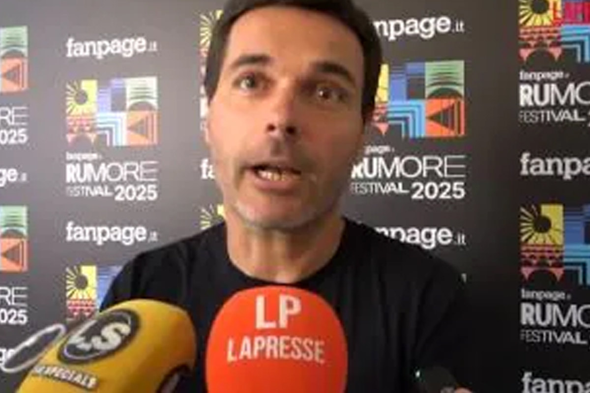 Flotilla, Saverio Tommasi racconta la prigionia: “Trattati come scimmie nei circhi degli anni ’20” Flotilla, Saverio Tommasi racconta la prigionia: “Trattati come scimmie nei circhi degli anni ’20”