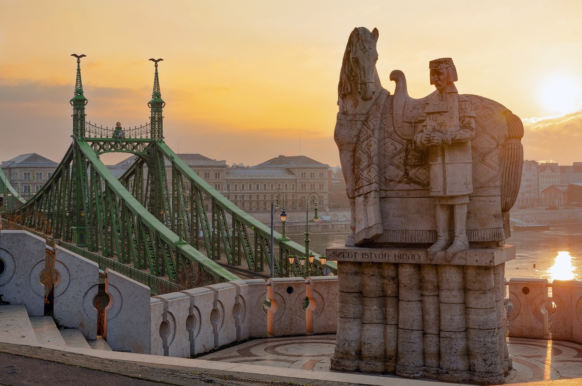 Budapest, magia d’autunno sul Danubio: ecco tutti i luoghi iconici da non perdere Budapest, magia d’autunno sul Danubio: ecco tutti i luoghi iconici da non perdere