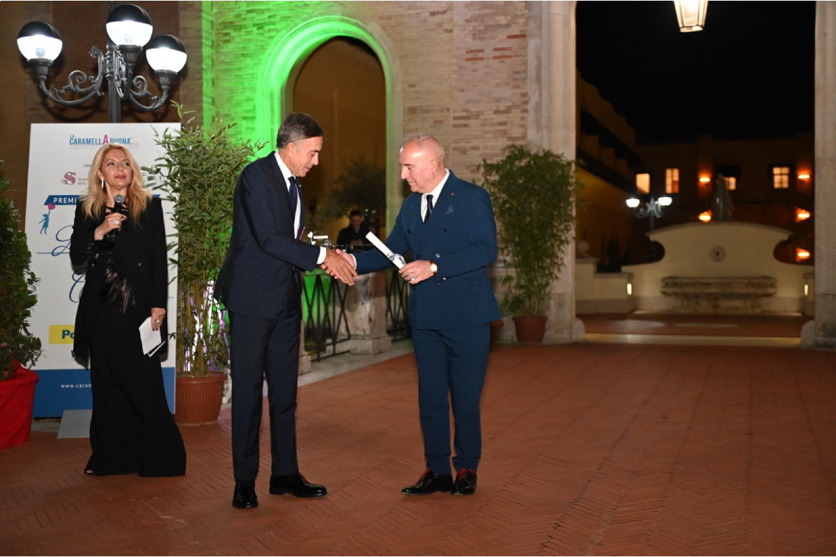 Poste Italiane premiata con ‘Liberi di crescere’ per l’impegno nella tutela dell’inclusione sociale Poste Italiane premiata con ‘Liberi di crescere’ per l’impegno nella tutela dell’inclusione sociale