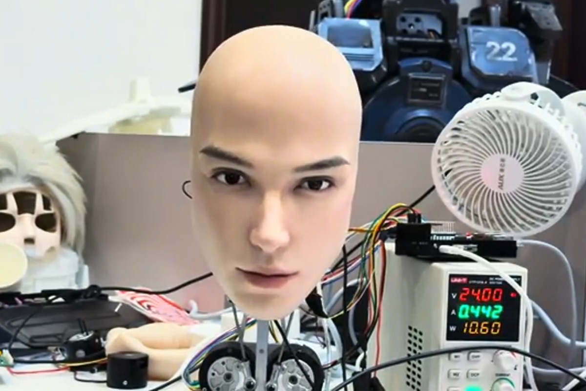 La testa robotica che imita le emozioni umane, quando la scienza può diventare inquietante. VIDEO La testa robotica che imita le emozioni umane, quando la scienza può diventare inquietante. VIDEO