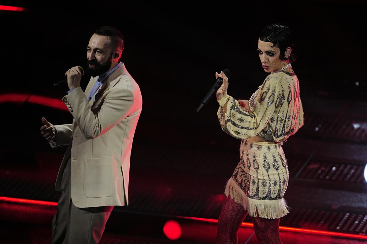 Coma Cose, affari in crescita nonostante la separazione post Sanremo: ricavi più che raddoppiati, utile quasi triplicato Coma Cose, affari in crescita nonostante la separazione post Sanremo: ricavi più che raddoppiati, utile quasi triplicato