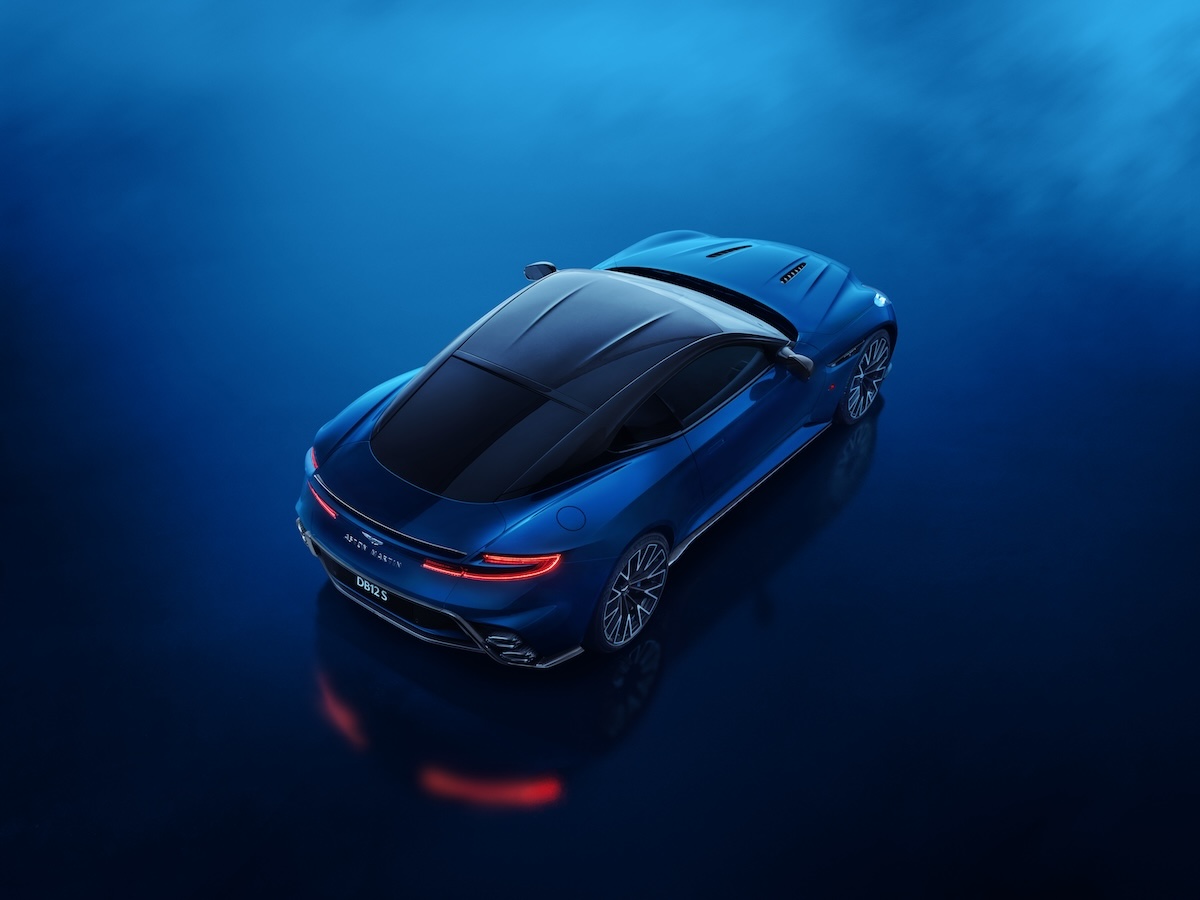 Aston Martin DB12 S: più potenza, più agilità, stessa eleganza