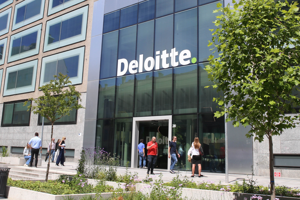 Deloitte inciampa sull’intelligenza artificiale, dovrà rimborsare il governo australiano Deloitte inciampa sull’intelligenza artificiale, dovrà rimborsare il governo australiano
