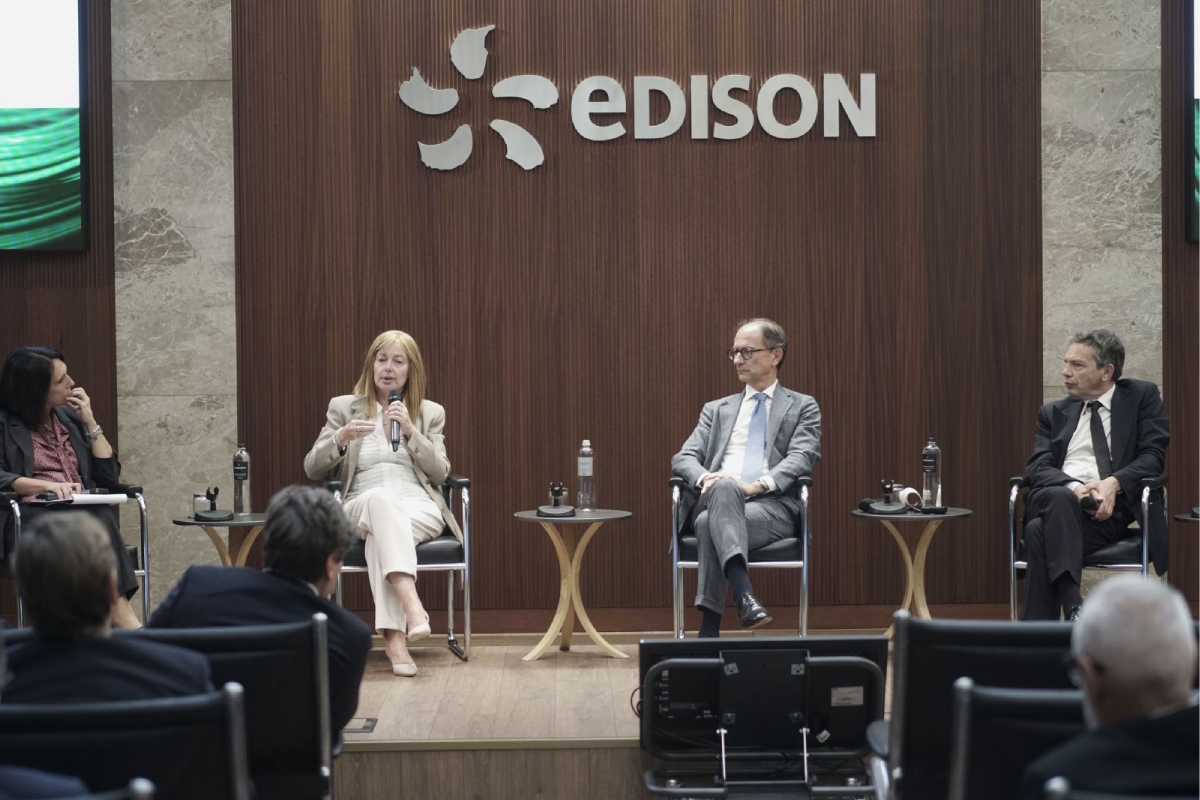 Edison, presentato a Milano il V rapporto dell’Osservatorio sul mercato libero dell’energia Edison, presentato a Milano il V rapporto dell’Osservatorio sul mercato libero dell’energia