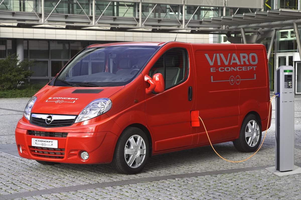 Opel Vivaro: 25 anni di van, ora anche elettrico