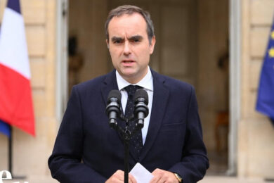 Francia, Lecornu: “La mia missione è terminata, nuovo premier in 48 ore. Lunedì la bozza di bilancio”