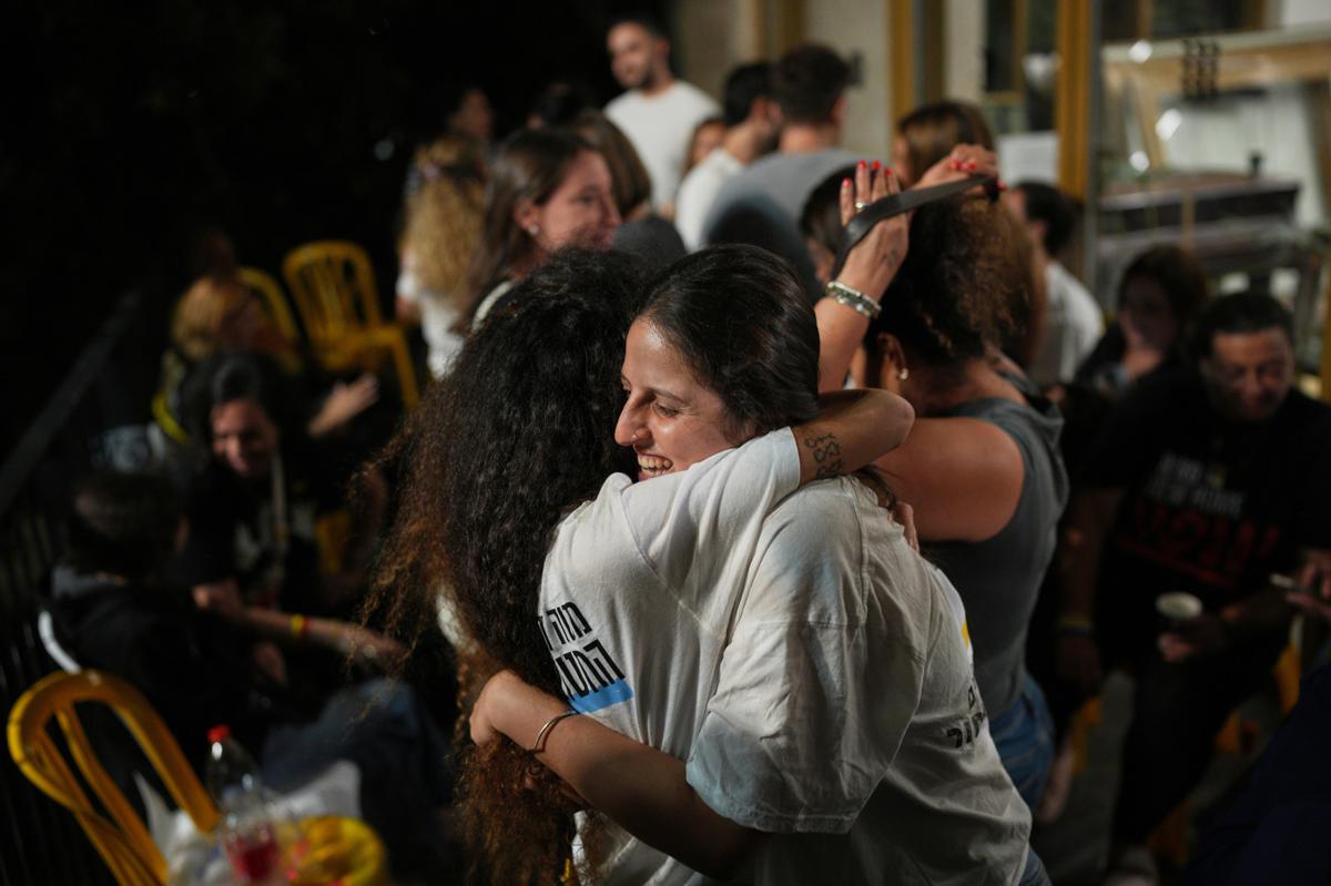Trump annuncia l’accordo per la pace a Gaza. Israele: “Cessate il fuoco dopo l’ok del governo”. Hamas: “1.950 prigionieri liberi per 20 ostaggi vivi” Trump annuncia l’accordo per la pace a Gaza. Israele: “Cessate il fuoco dopo l’ok del governo”. Hamas: “1.950 prigionieri liberi per 20 ostaggi vivi”