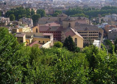 Roma, crolla parte del tetto del carcere di Regina Coeli: nessun ferito, ma scatta l’emergenza 