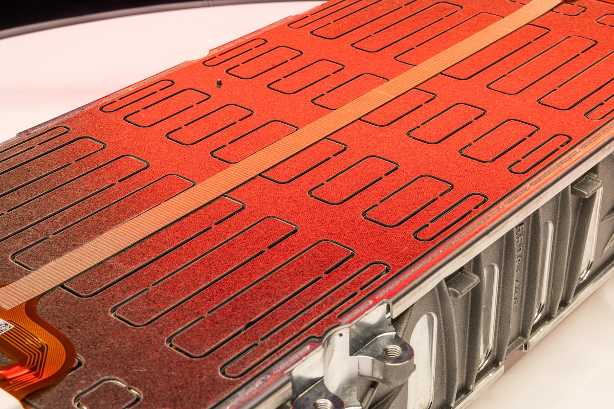 Ferrari Elettrica: svelati telaio, batteria e assali da record Ferrari Elettrica: svelati telaio, batteria e assali da record
