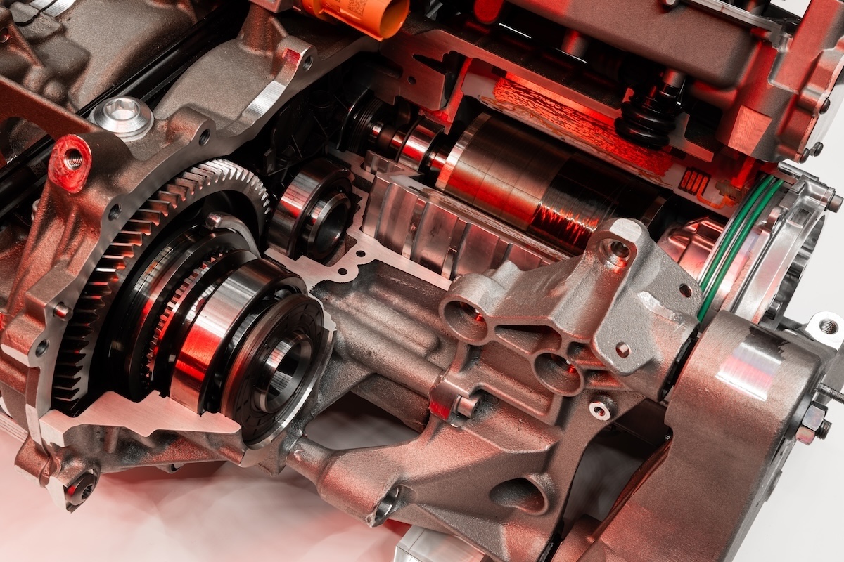 Ferrari Elettrica: svelati telaio, batteria e assali da record Ferrari Elettrica: svelati telaio, batteria e assali da record