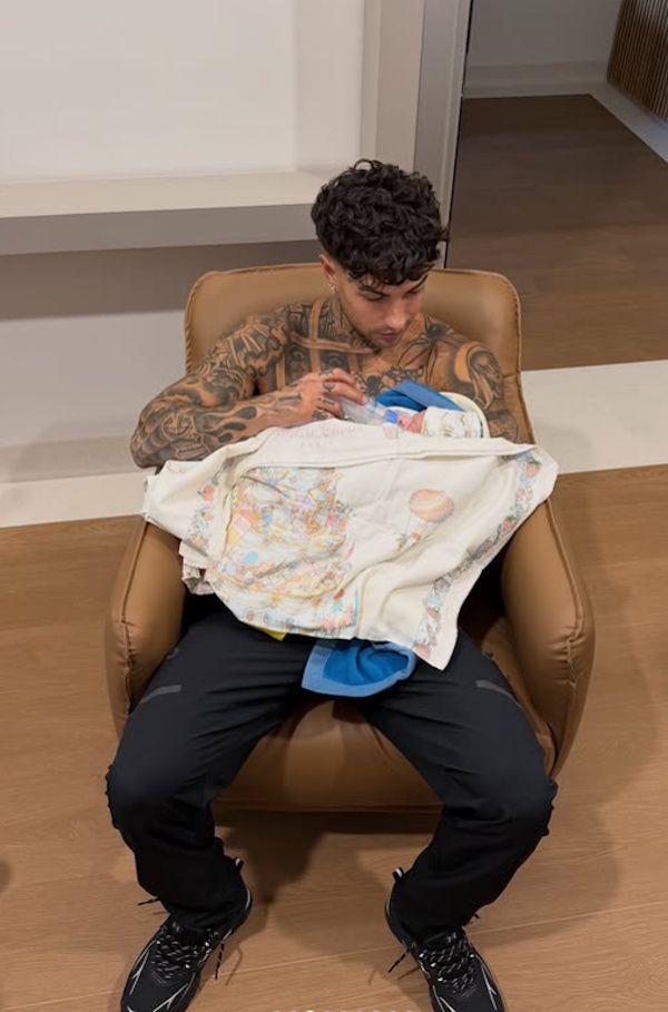 Giulia De Lellis-Tony Effe, fiocco rosa per il trapper e l’influencer: è nata la figlia Priscilla, le prime foto della piccola
