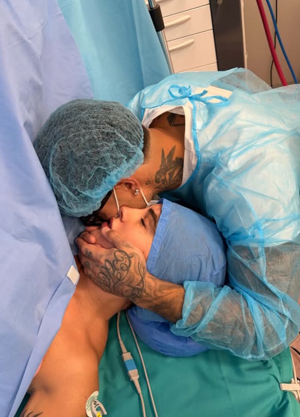 Giulia De Lellis-Tony Effe, fiocco rosa per il trapper e l’influencer: è nata la figlia Priscilla, le prime foto della piccola