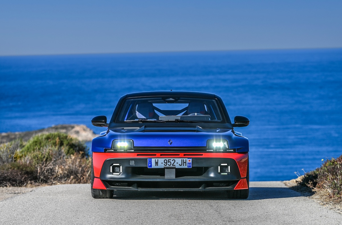 Renault 5 Turbo 3E: la supercar compatta elettrica debutta in Corsica Renault 5 Turbo 3E: la supercar compatta elettrica debutta in Corsica