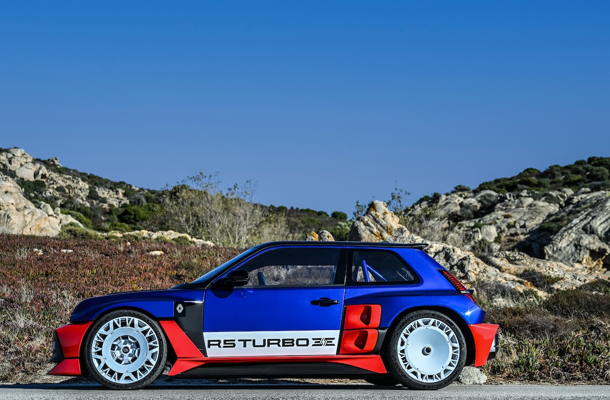 Renault 5 Turbo 3E: la supercar compatta elettrica debutta in Corsica Renault 5 Turbo 3E: la supercar compatta elettrica debutta in Corsica