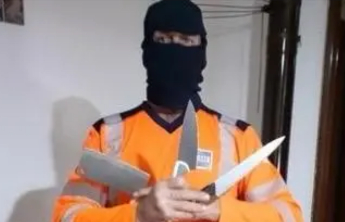 Antonio Mancini, chi è il 69enne che ha ucciso l’ex moglie in strada a Pescara. Sui social scriveva: “Pronta la valigia per il carcere” Antonio Mancini, chi è il 69enne che ha ucciso l’ex moglie in strada a Pescara. Sui social scriveva: “Pronta la valigia per il carcere”