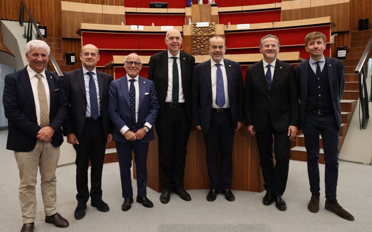 Sanità e politiche europee al centro dei lavori della Conferenza dei Presidenti delle Assemblee legislative regionali Sanità e politiche europee al centro dei lavori della Conferenza dei Presidenti delle Assemblee legislative regionali