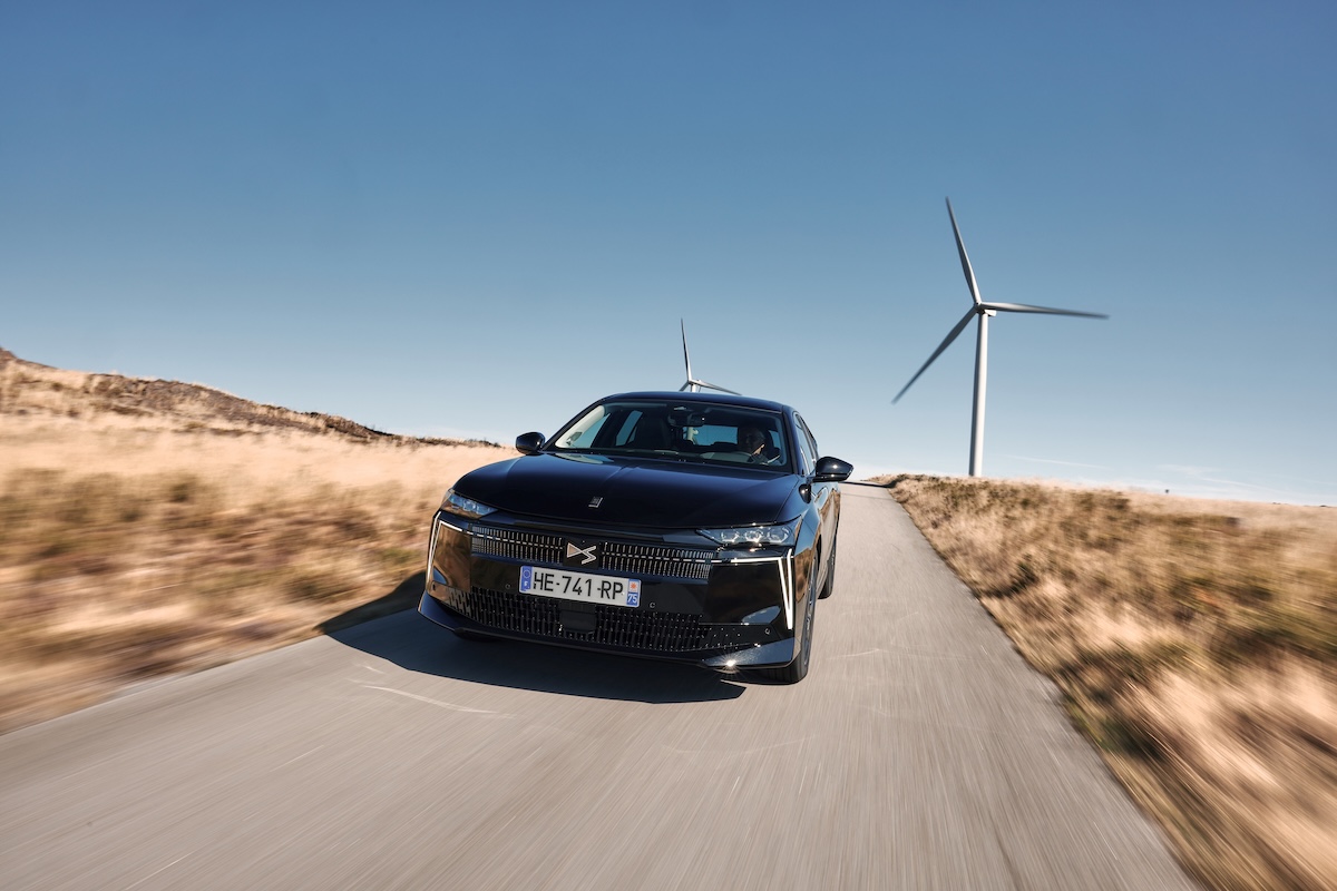 DS N°4 2026: elettrica, plug-in e hybrid per la berlina premium