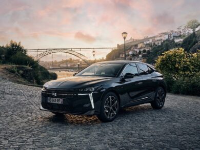 DS N°4 2026: elettrica, plug-in e hybrid per la berlina premium